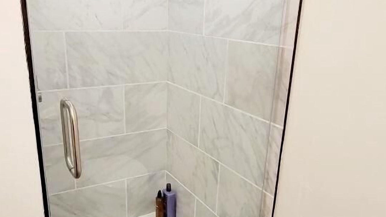 Photo of Bathroom in Haleiwa