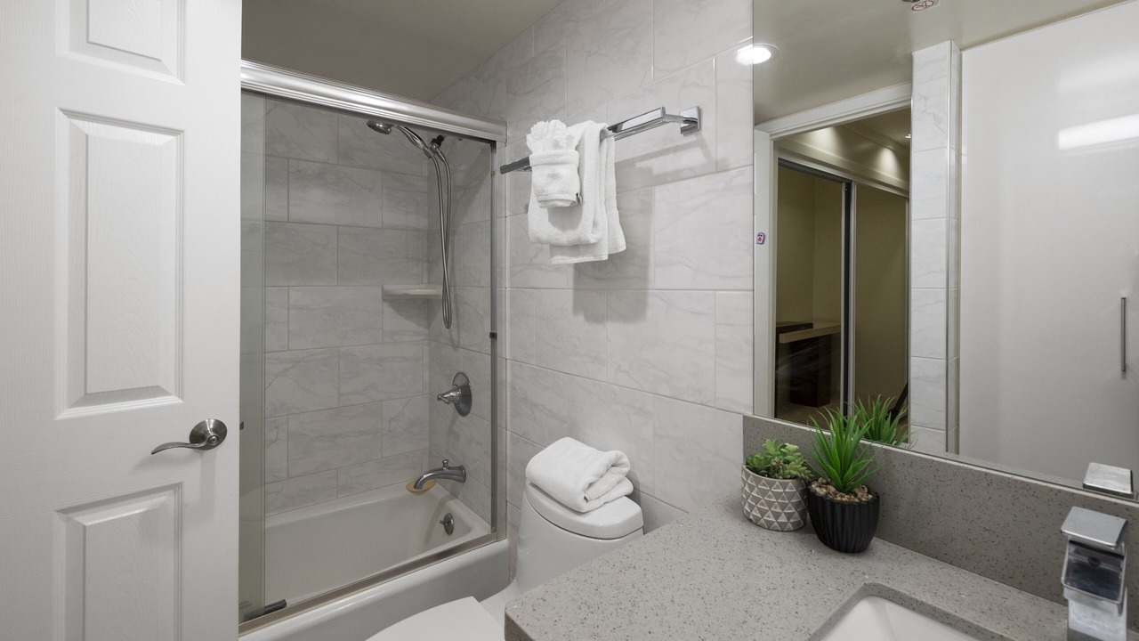 Photo of Bathroom in Waikiki