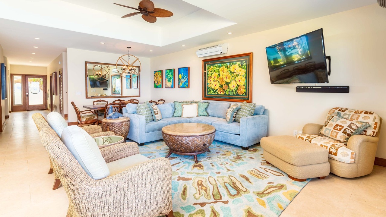 Photo of Livingroom in Downtown Lahaina