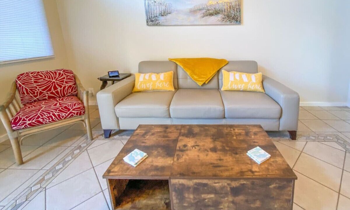 Photo of Livingroom in Enchanted Lake
