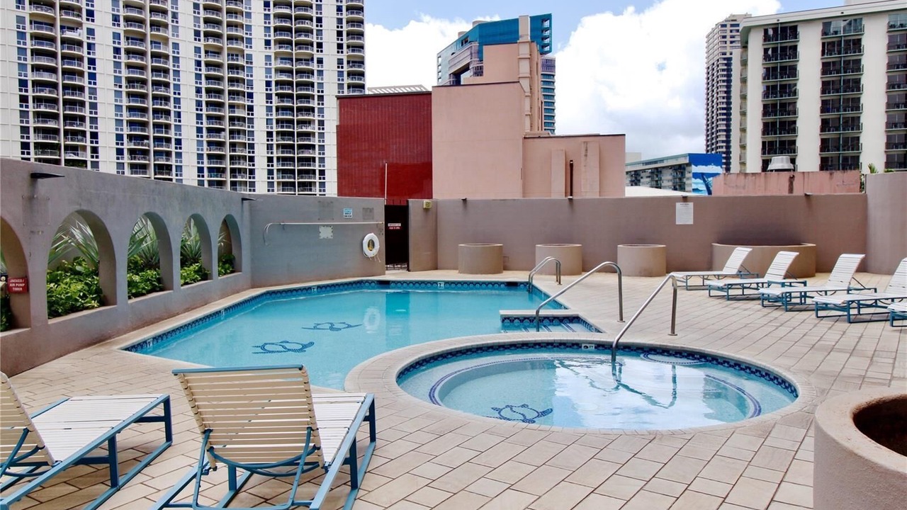 Photo of Outdoor in McCully - Moiliili