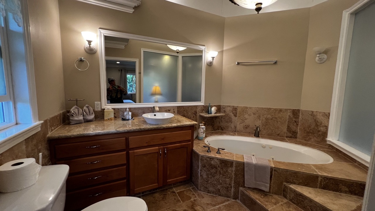 Photo of Bathroom in Hilo