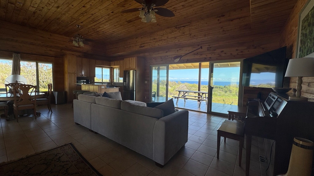 Photo of Livingroom in Kapaau