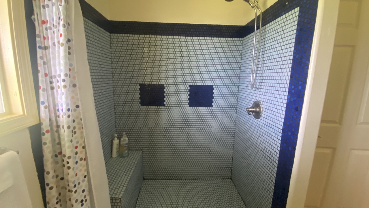 Photo of Bathroom in Papaikou