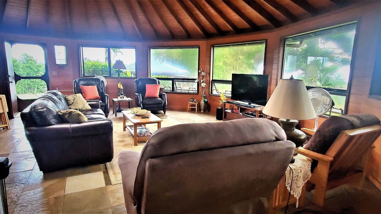 Photo of Livingroom in Pepeekeo