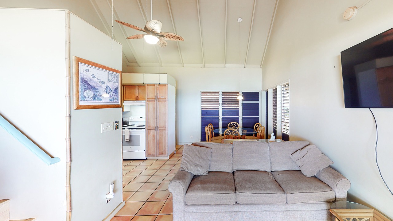 Photo of Livingroom in Maunaloa