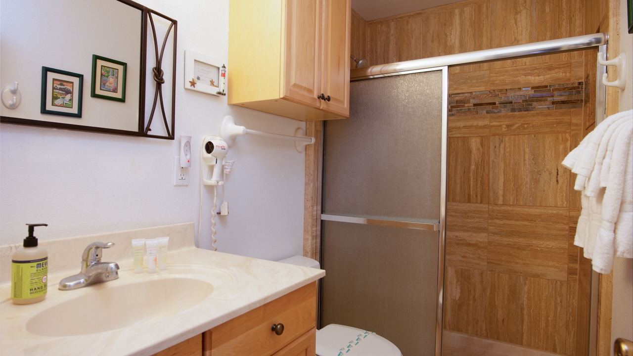 Photo of Bathroom in Ualapue
