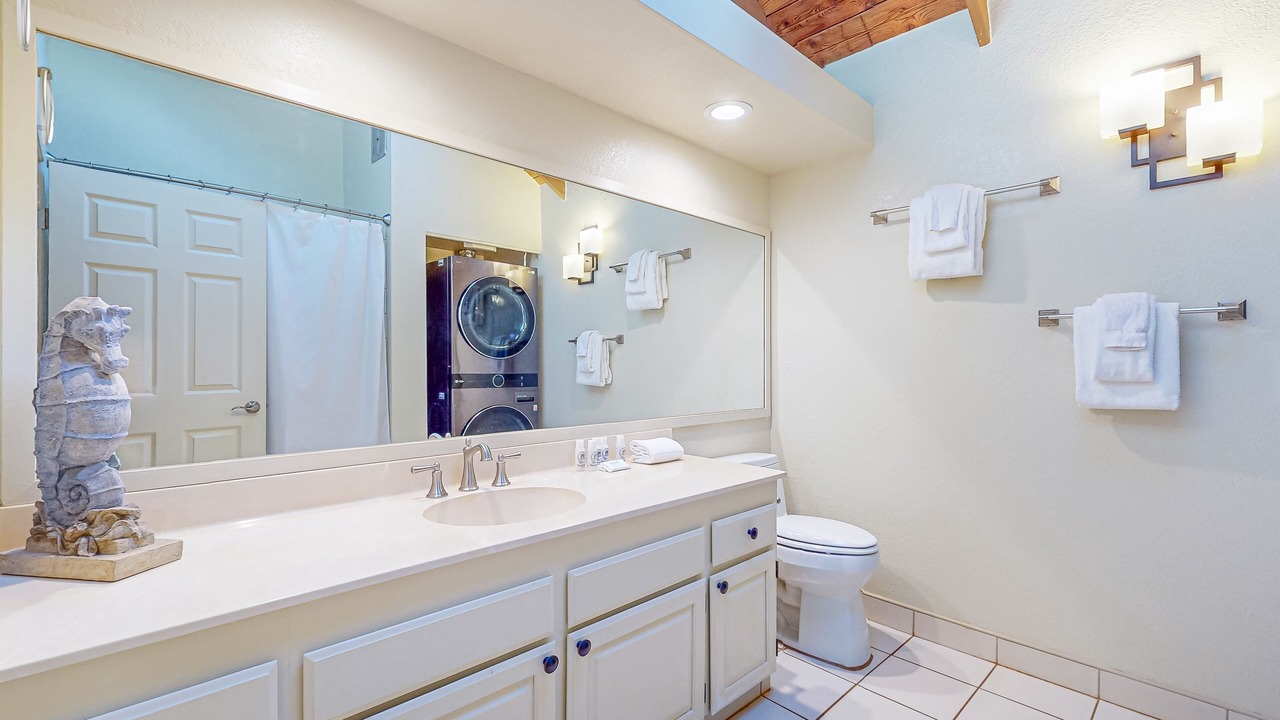 Photo of Bathroom in Maunaloa