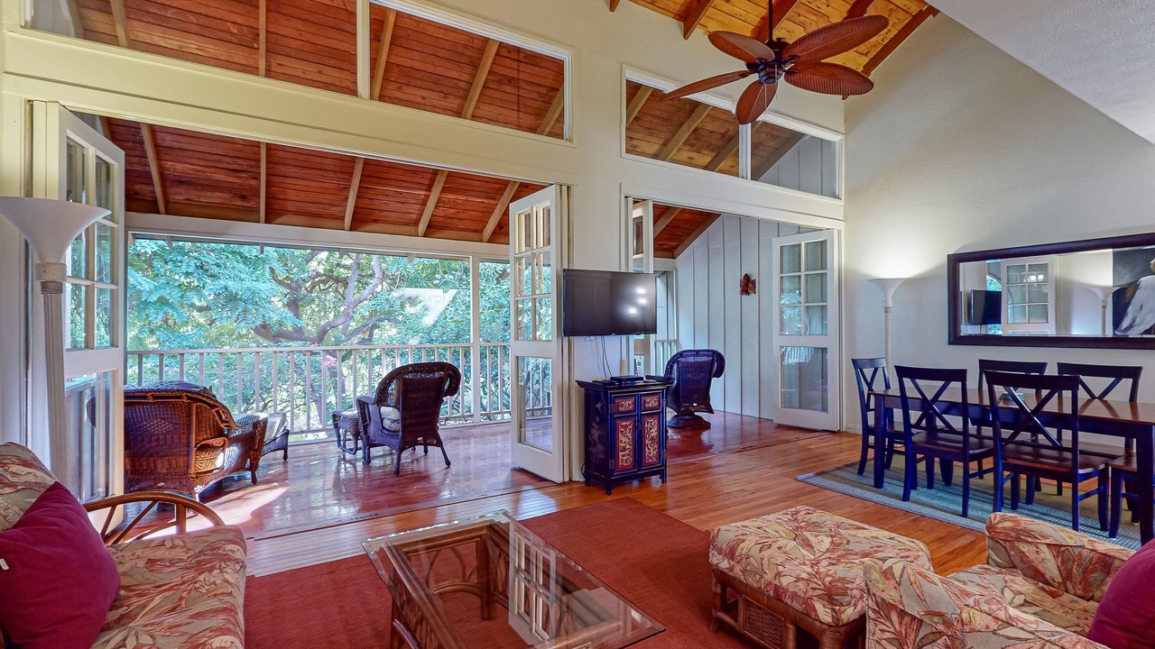 Photo of Livingroom in Maunaloa