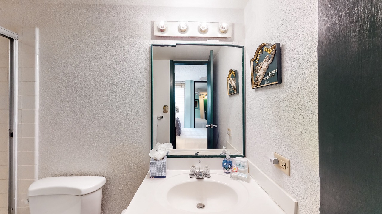 Photo of Bathroom in Maalaea