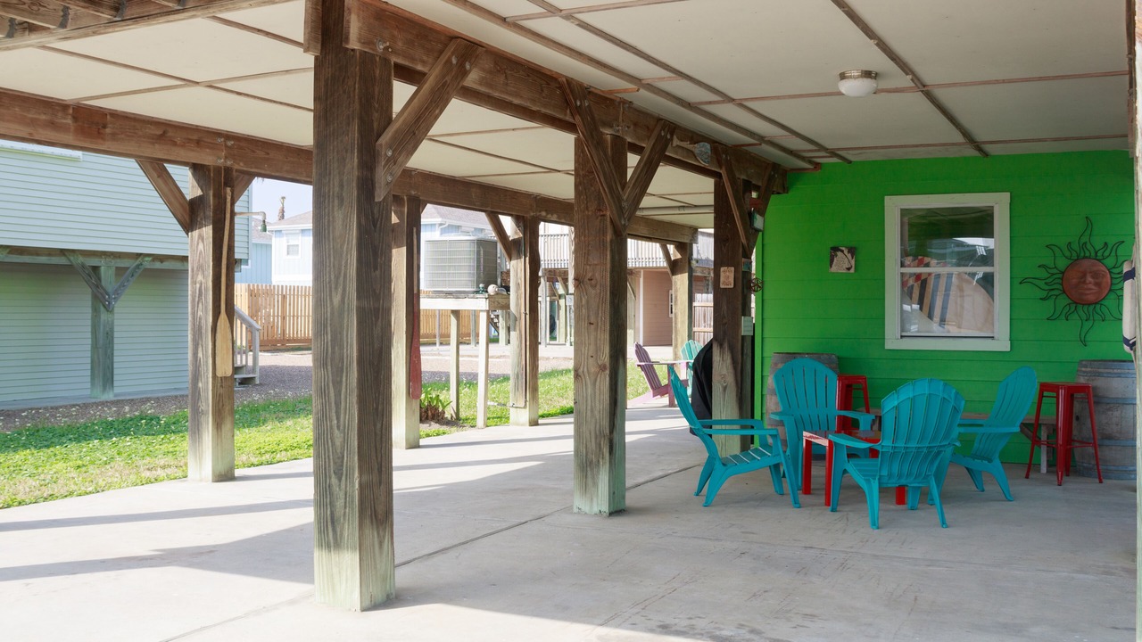 Photo of Patio Balcony in Leeward Sands