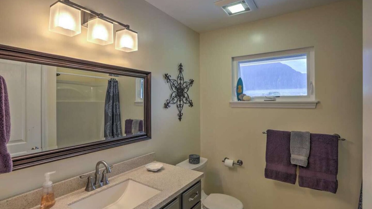 Photo of Bathroom in Kaneohe