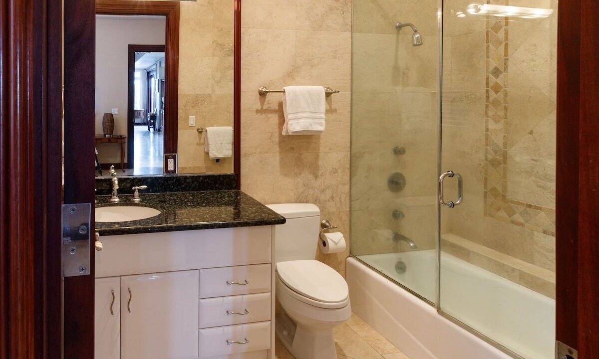 Photo of Bathroom in Kaneohe