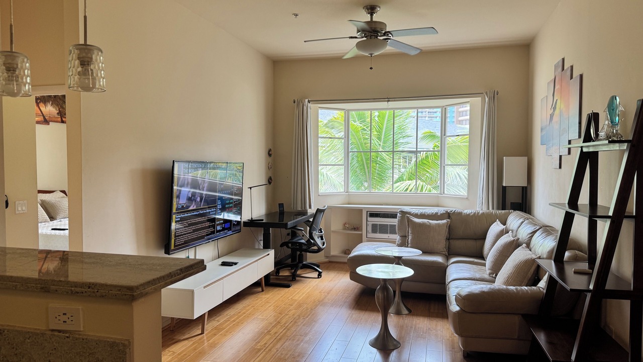 Photo of Livingroom in Waikiki