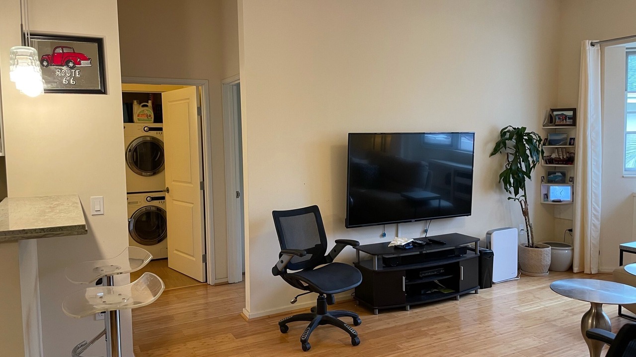 Photo of Livingroom in Waikiki