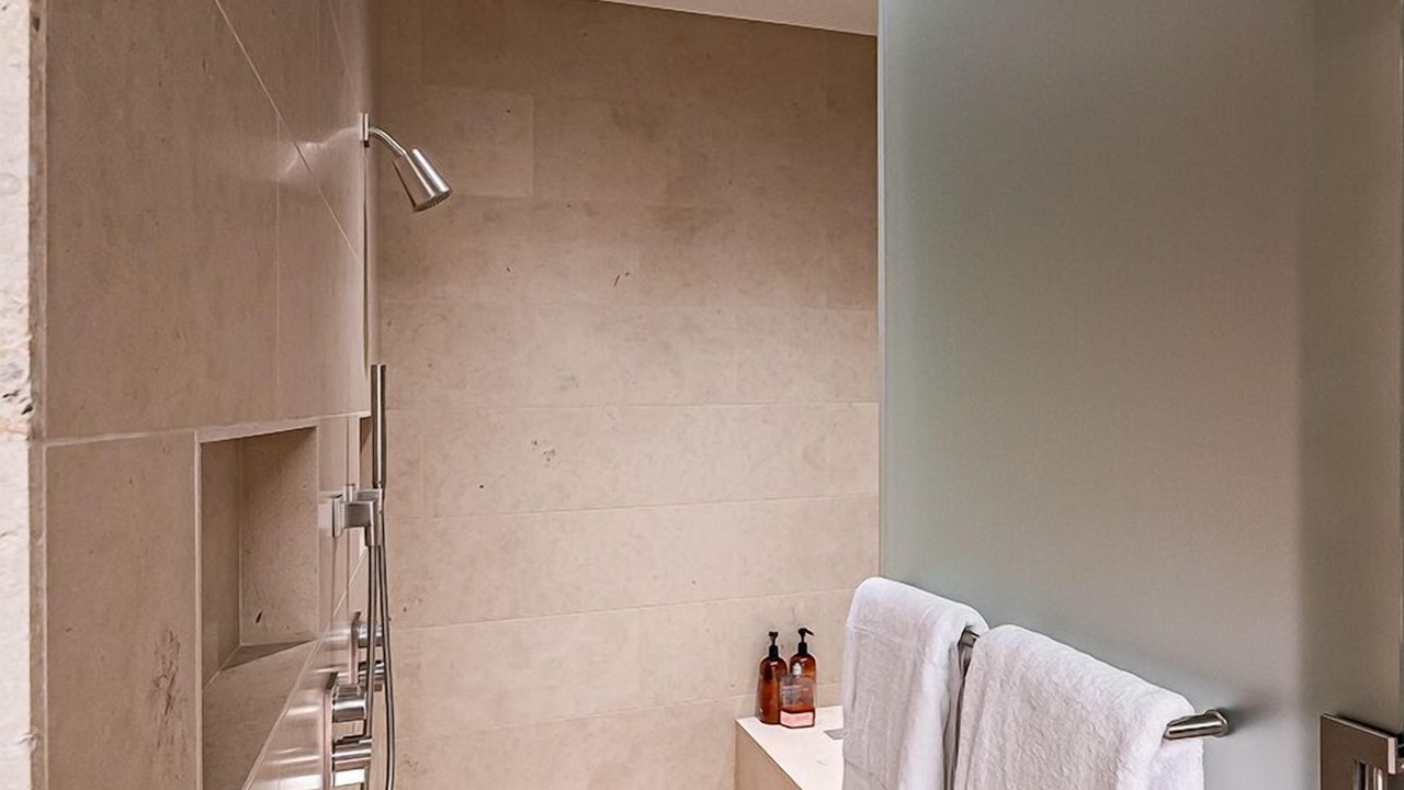 Photo of Bathroom in Ala Moana