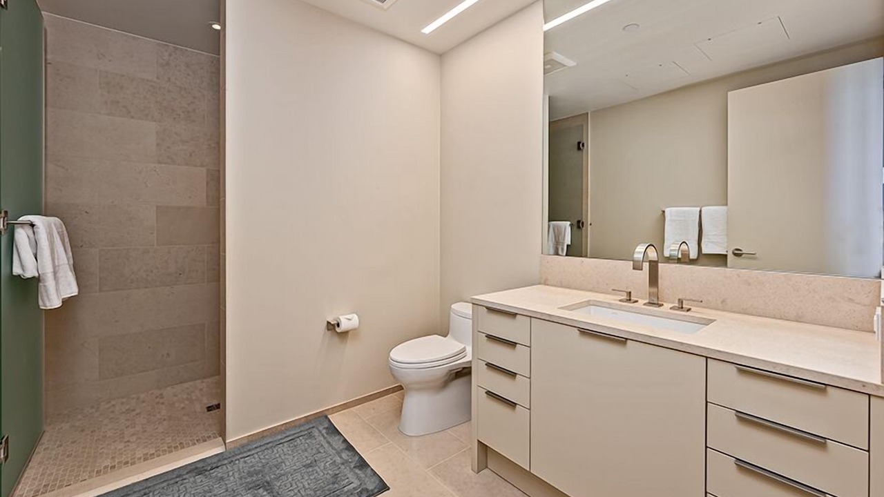 Photo of Bathroom in Ala Moana