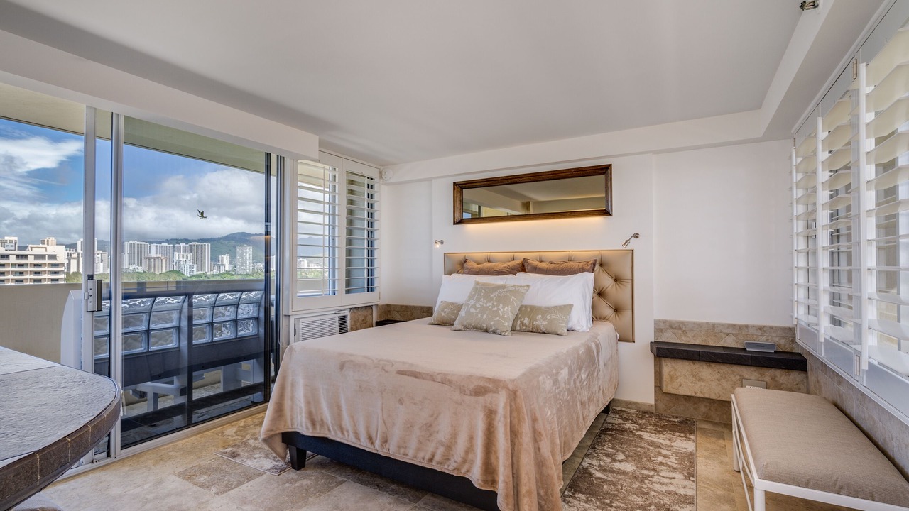 Photo of Bedroom in Diamond Head - Kapahulu - St. Louis