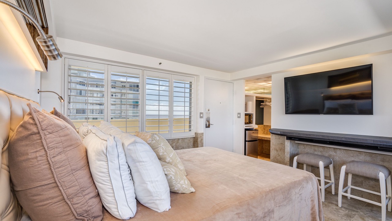 Photo of Bedroom in Diamond Head - Kapahulu - St. Louis
