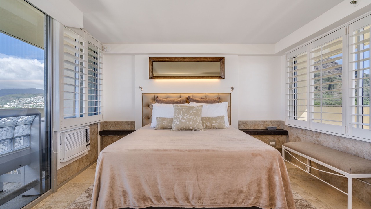 Photo of Bedroom in Diamond Head - Kapahulu - St. Louis