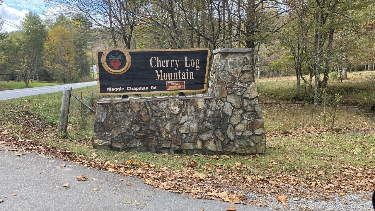 Photo of Outdoor in Cherry Log