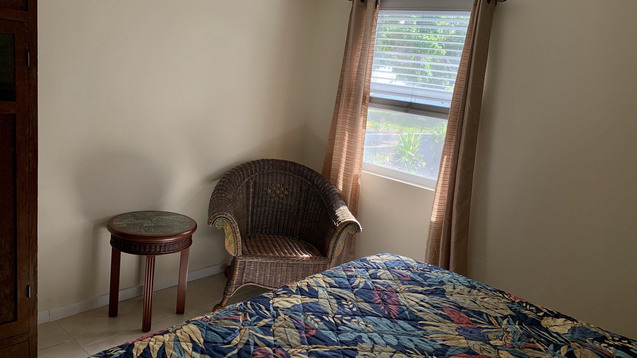 Photo of Bedroom in Historic Lahaina Front Street