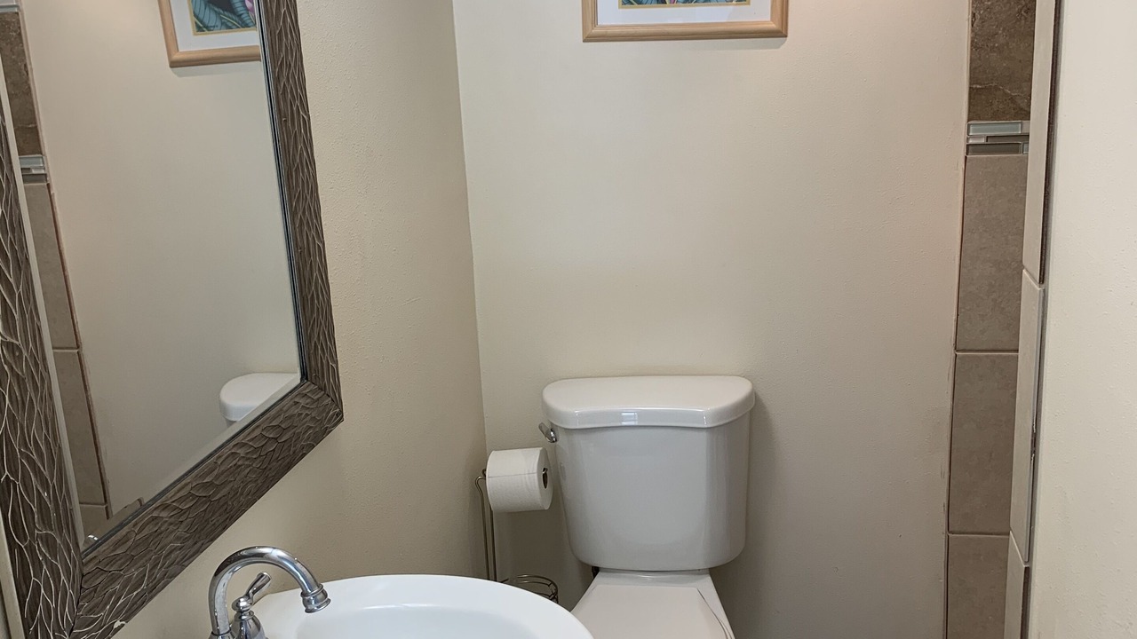Photo of Bathroom in Historic Lahaina Front Street