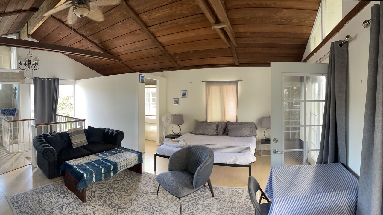Photo of Bedroom in Portlock