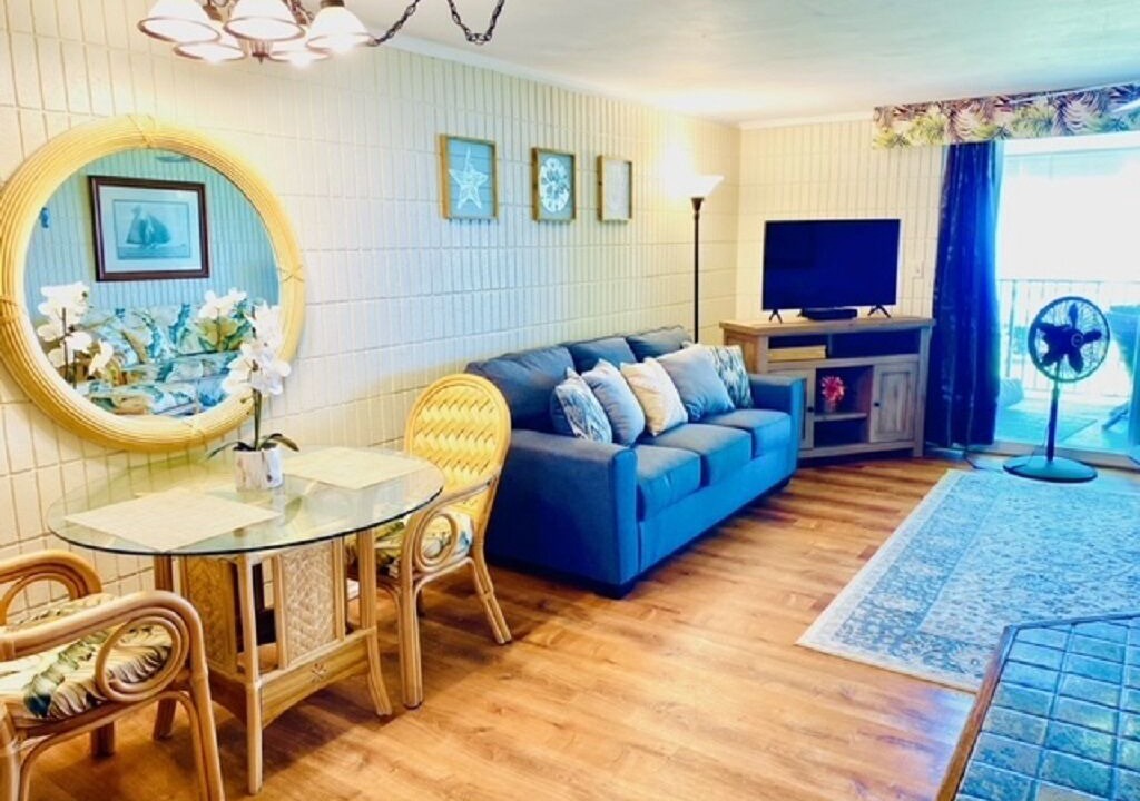Photo of Livingroom in Punaluu
