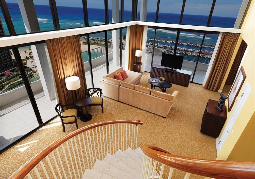 Photo of Livingroom in Waikiki
