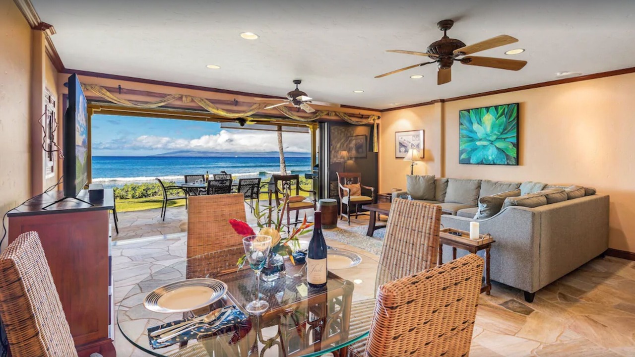 Photo of Livingroom in Downtown Lahaina