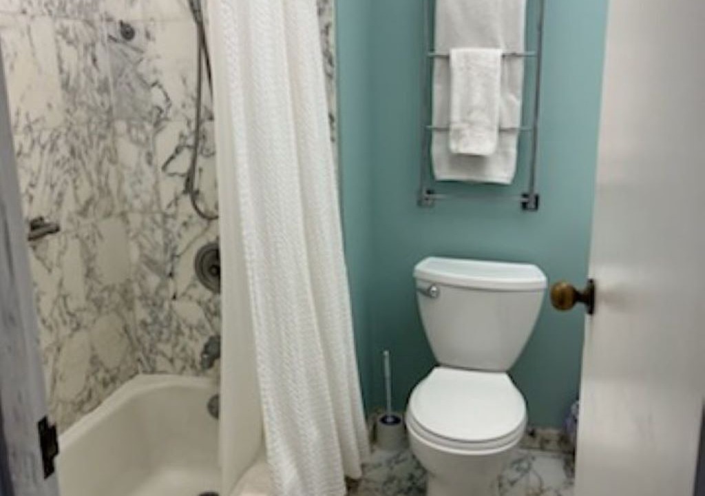Photo of Bathroom in Makaha