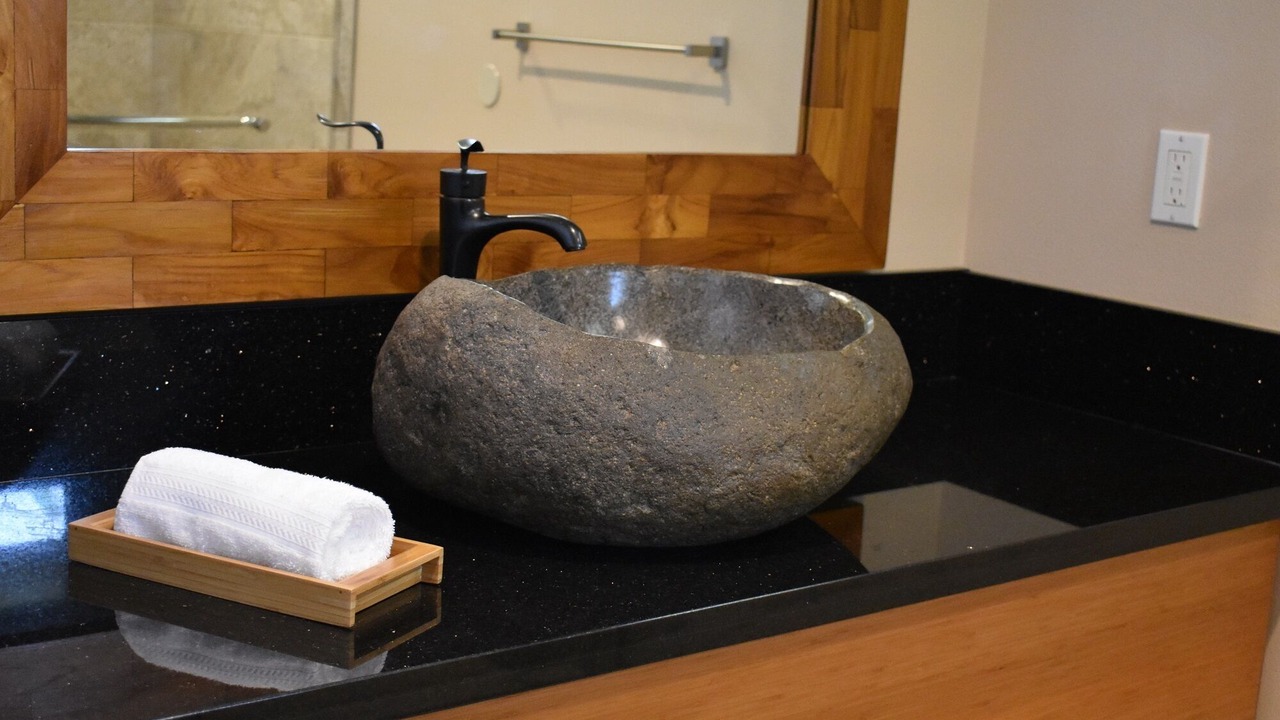 Photo of Bathroom in Keaukaha