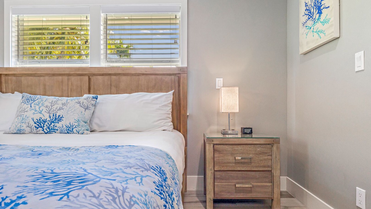 Photo of Bedroom in Historic Lahaina Front Street