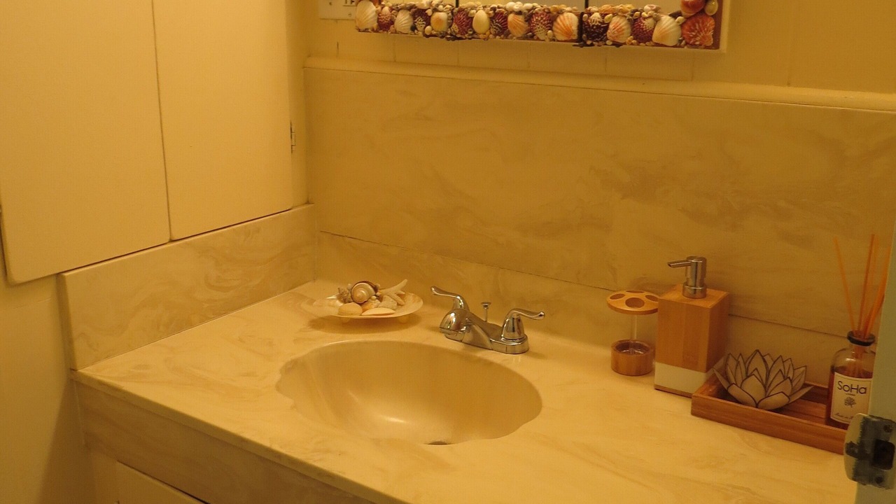 Photo of Bathroom in Maunalani Heights