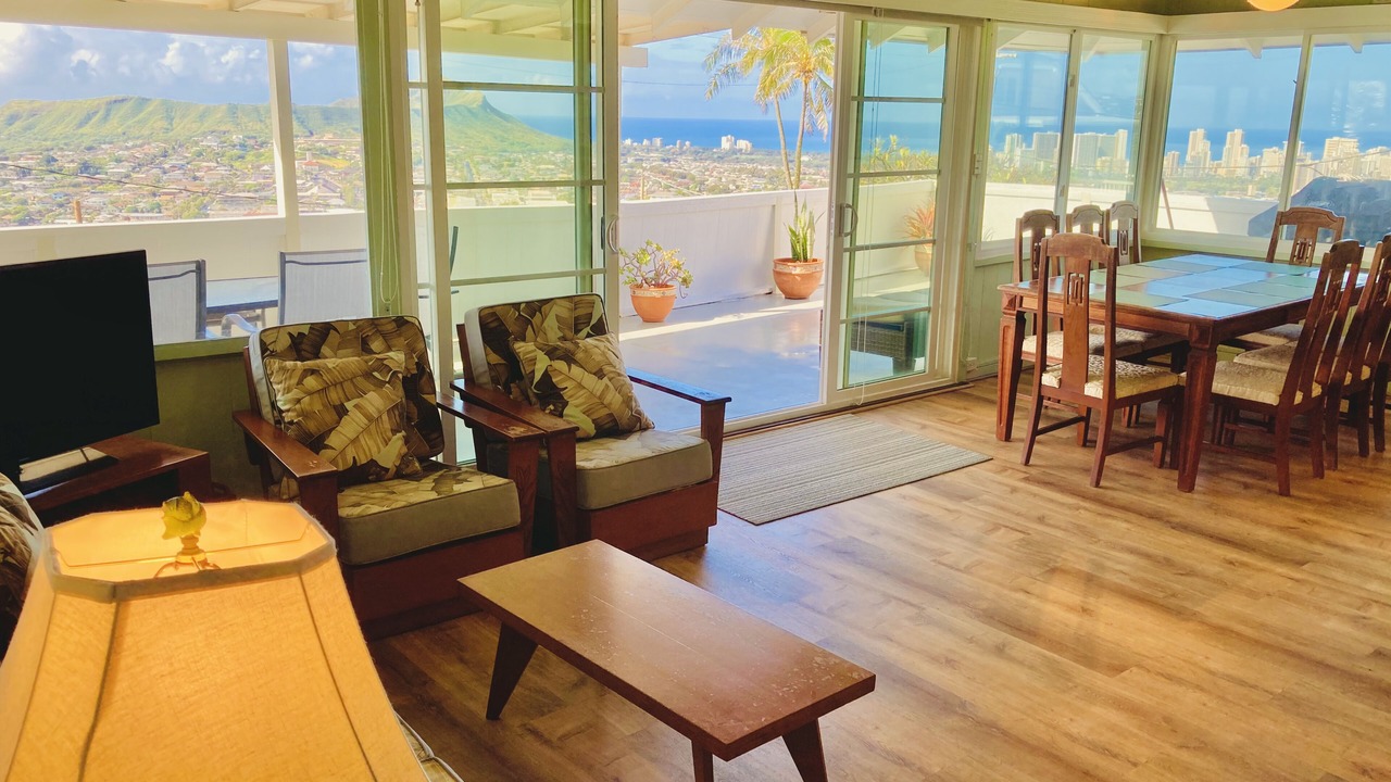 Photo of Bedroom in Maunalani Heights