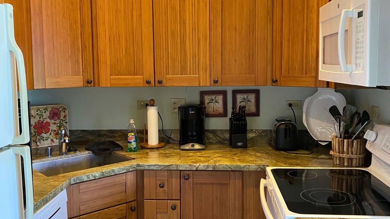 Photo of Kitchen in Maunaloa