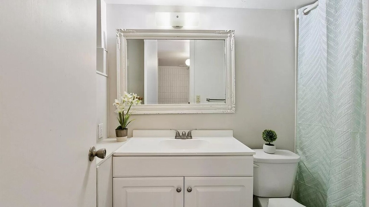Photo of Bathroom in Mokuleia