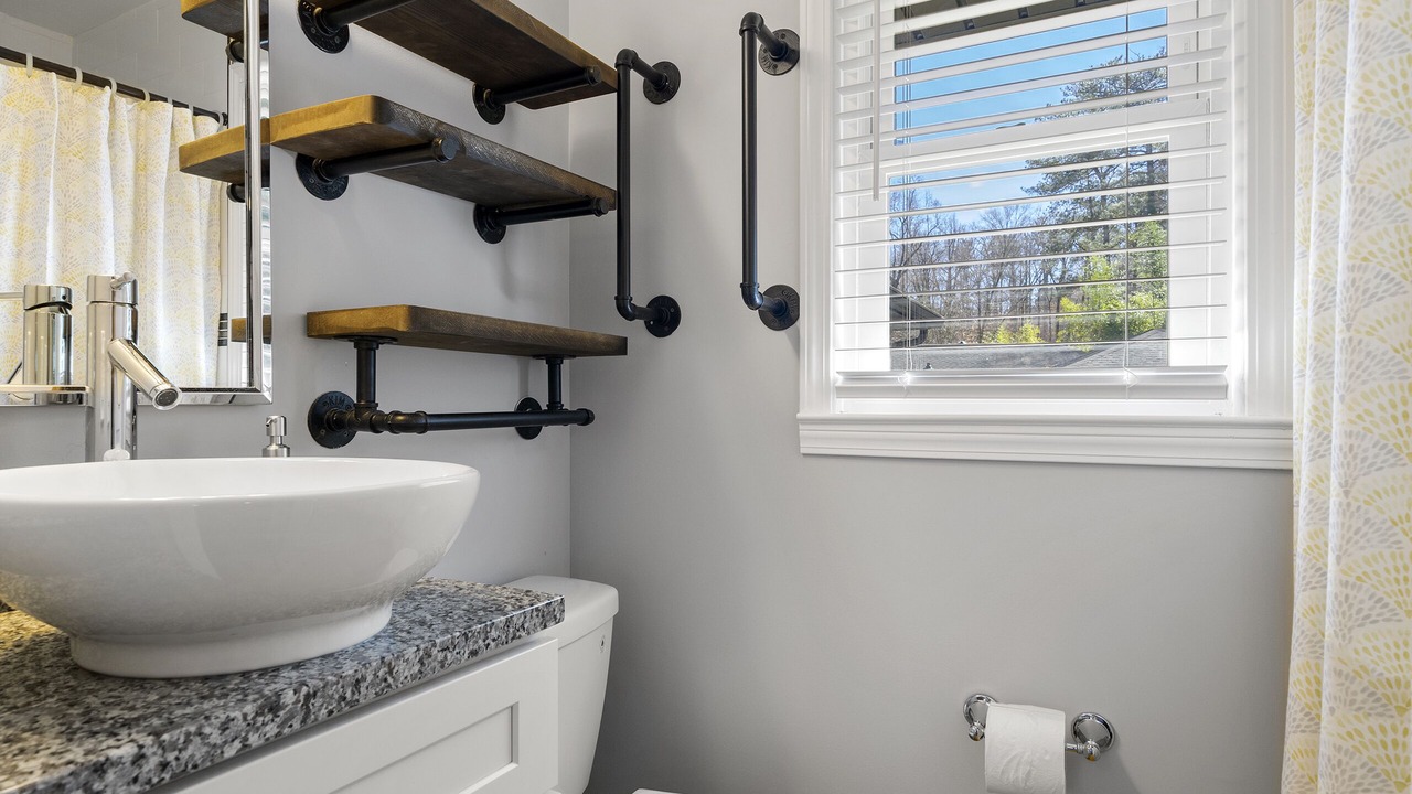 Photo of Bathroom in Smyrna