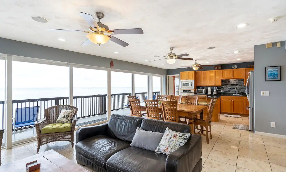Photo of Livingroom in Kuliouou - Kalani Iki