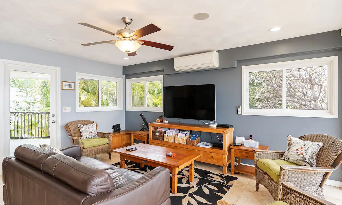 Photo of Livingroom in Kuliouou - Kalani Iki