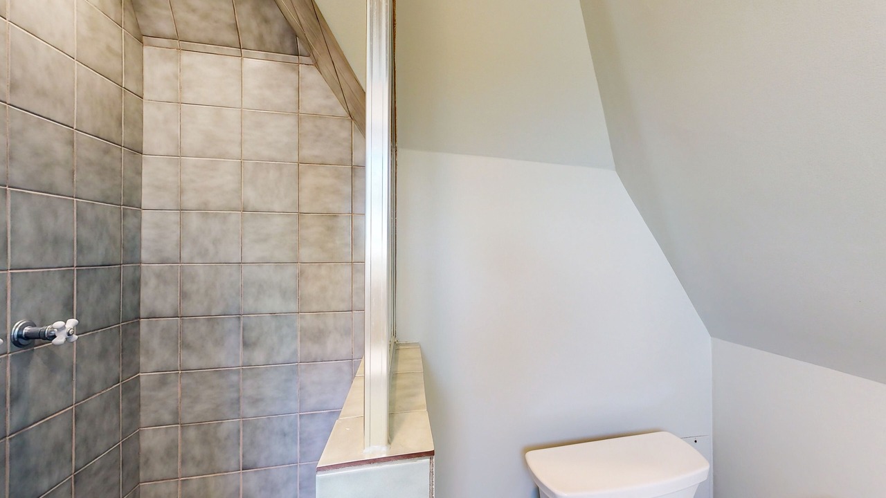 Photo of Bathroom in Diamond Head - Kapahulu - St. Louis