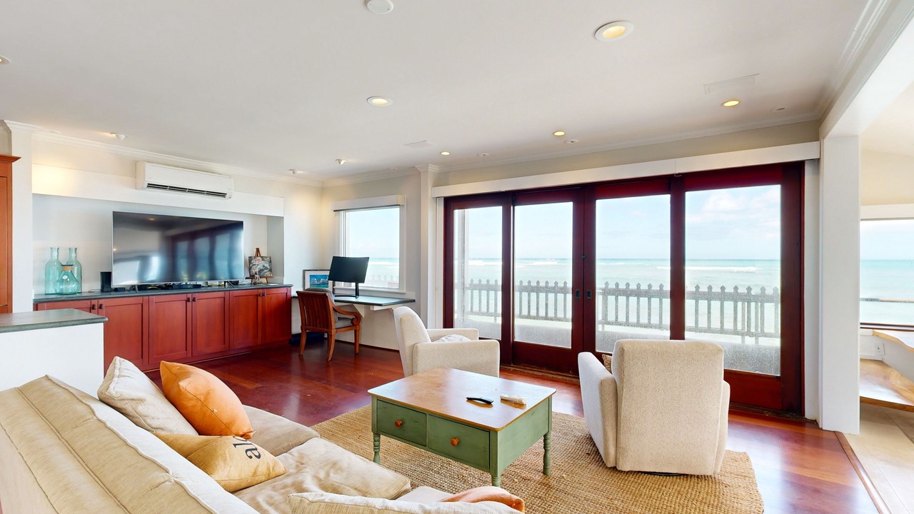 Photo of Livingroom in Diamond Head - Kapahulu - St. Louis