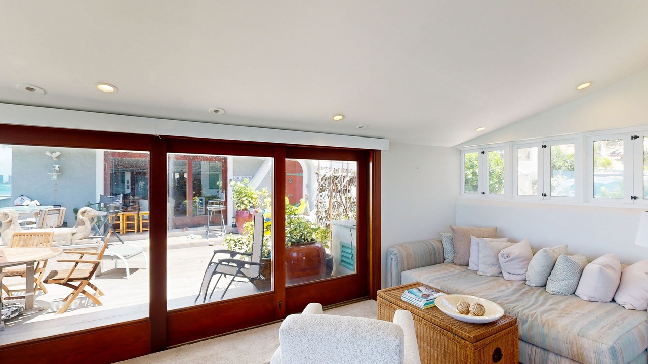 Photo of Livingroom in Diamond Head - Kapahulu - St. Louis