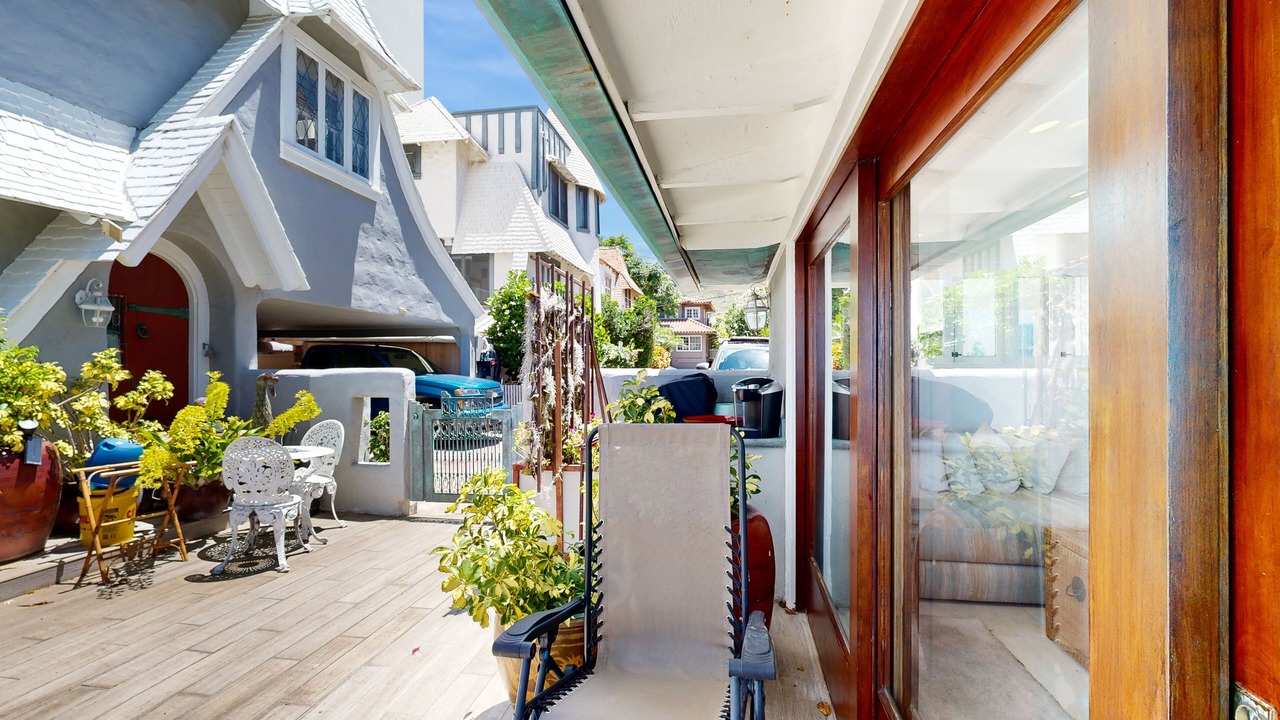 Photo of Patio Balcony in Diamond Head - Kapahulu - St. Louis