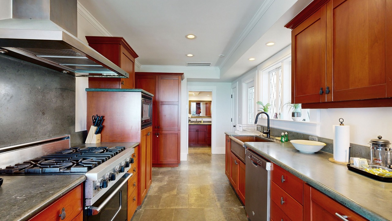 Photo of Kitchen in Diamond Head - Kapahulu - St. Louis