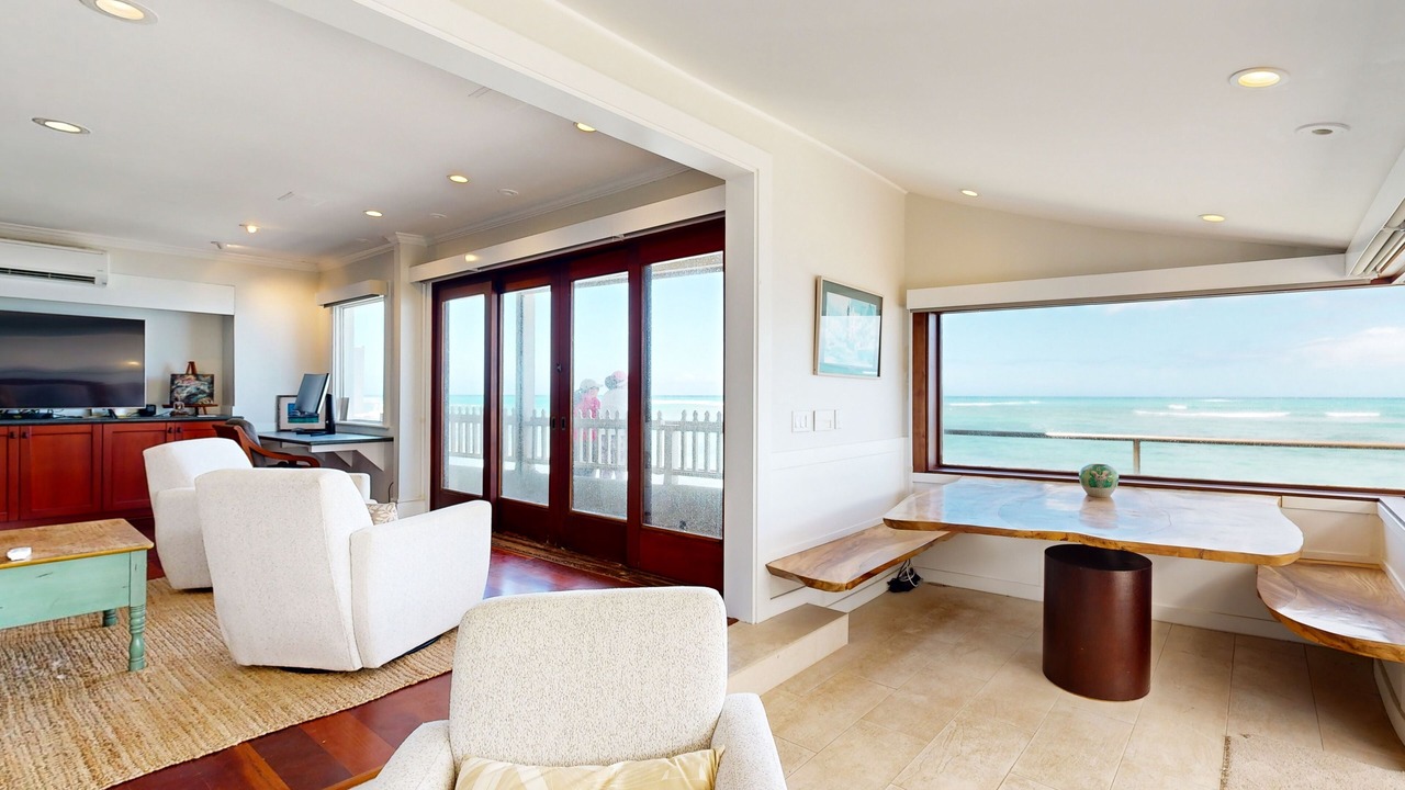 Photo of Livingroom in Diamond Head - Kapahulu - St. Louis