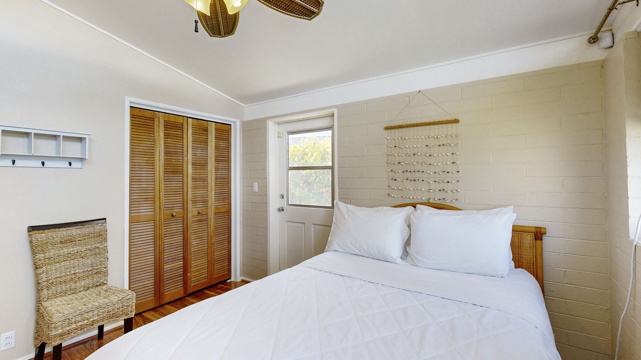 Photo of Bedroom in Portlock