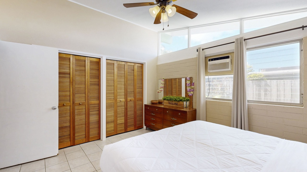 Photo of Bedroom in Portlock