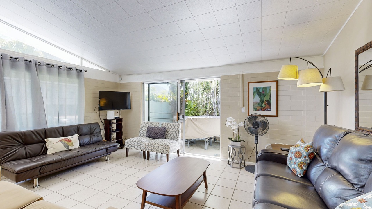 Photo of Livingroom in Portlock